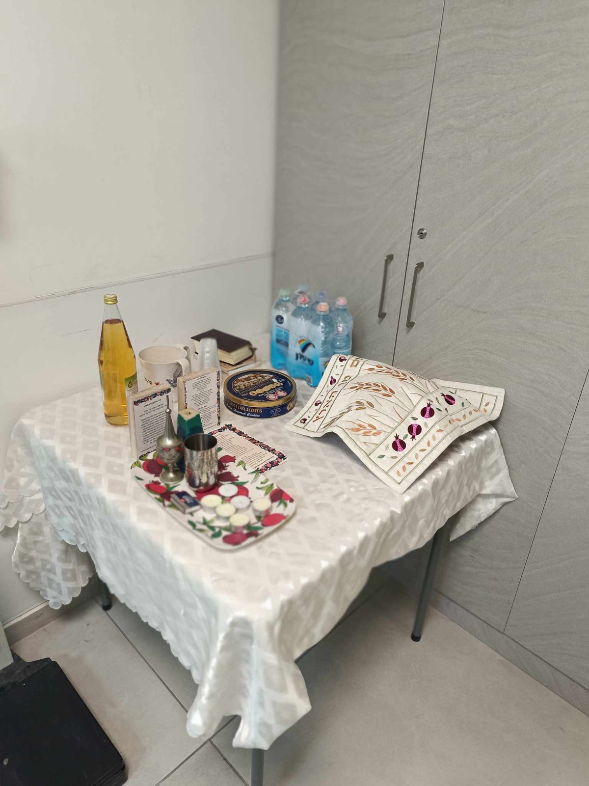 Community Minded - Volunteer Shabbat Table at Urgent Care (Terem)