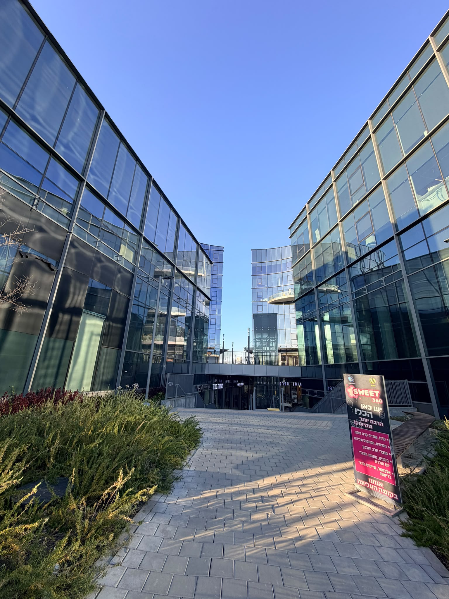 Yisphro - commercial and retail spaces