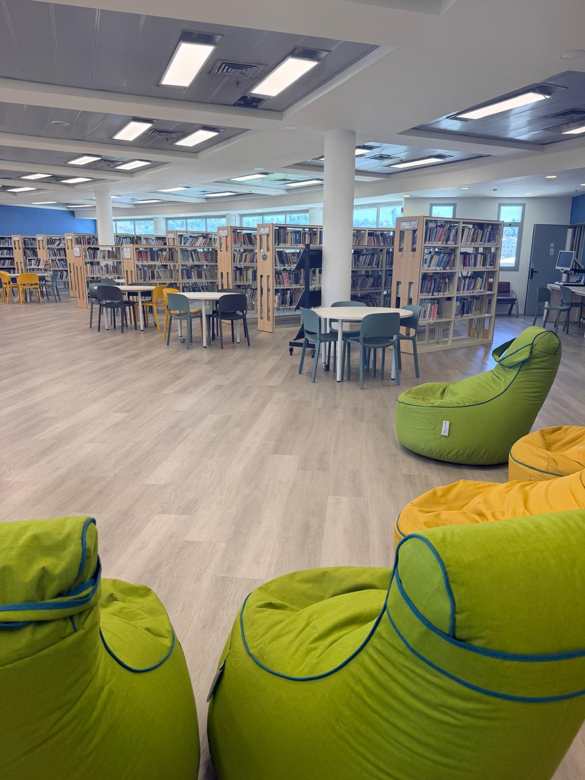 Modiin Library - amazing selection of English and Hebrew Books